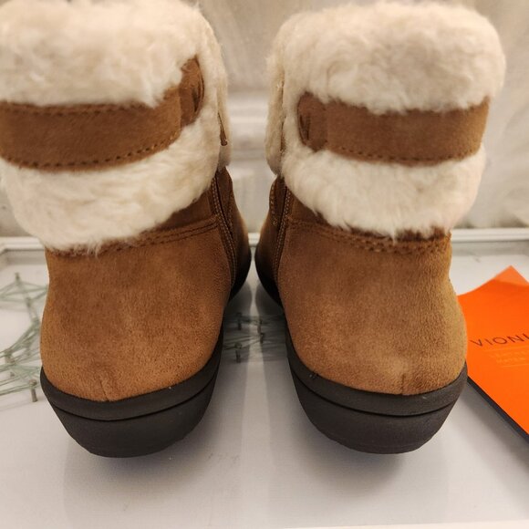 NWT Vionic Magnolia Ruth Suede Weather Resistant Ankle Boots in US Size 5 - Picture 9 of 12